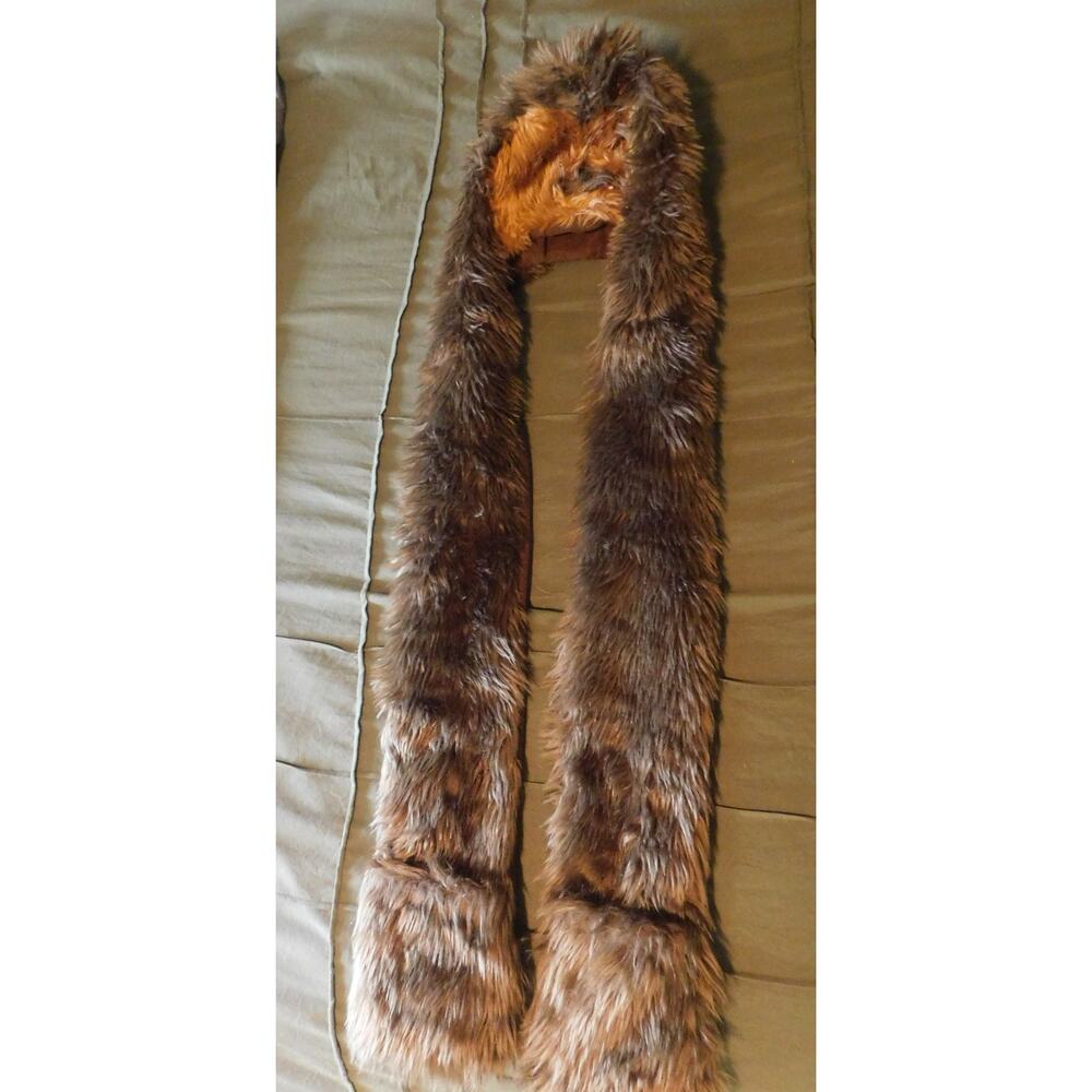 Chewbacca Hooded Scarf Hat with Pockets Star Wars Adult Brand New with Tags